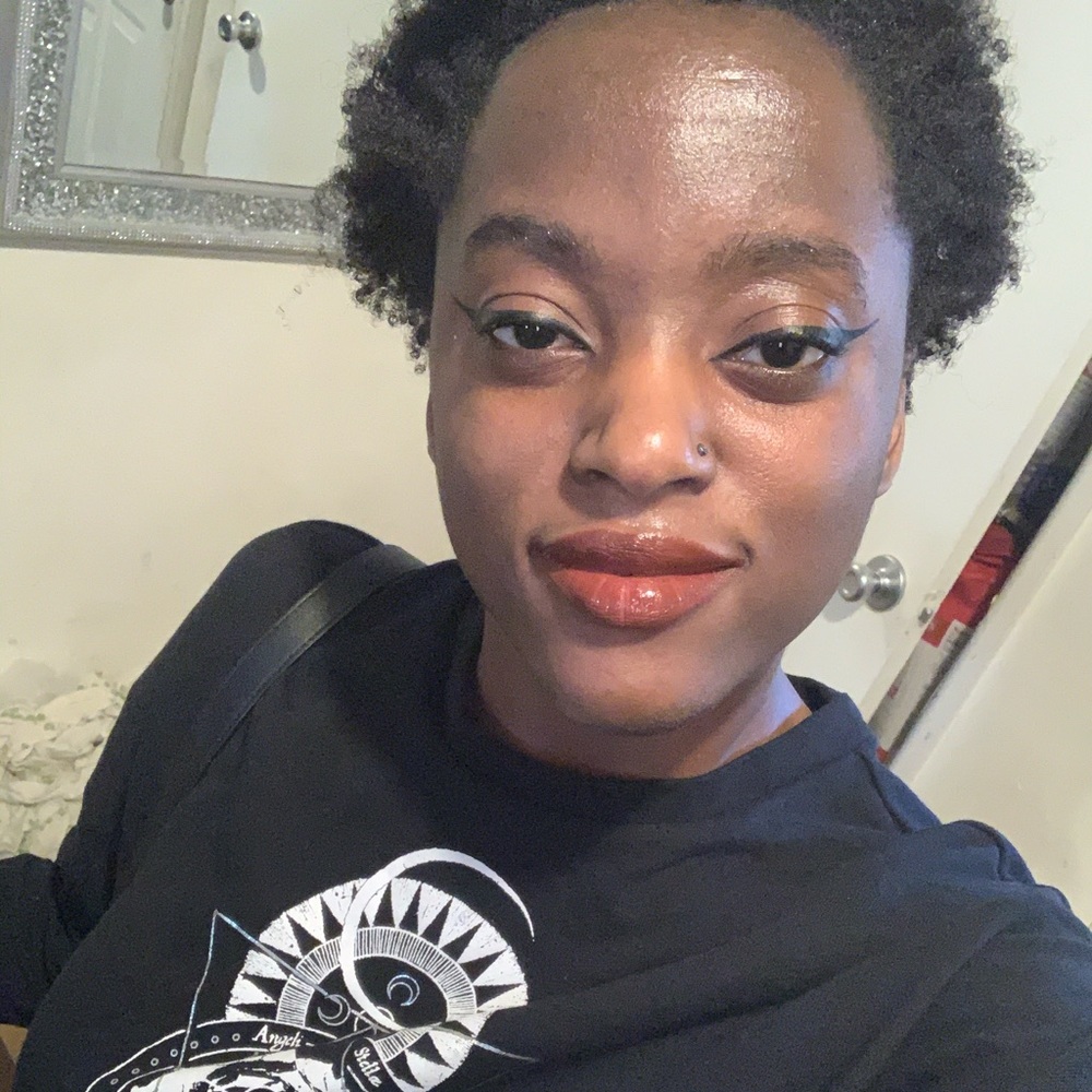 Meet your Posher, Kendra